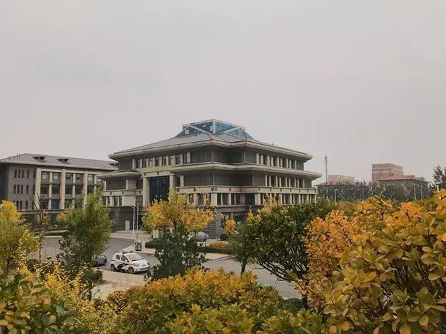 美哭了!太原这8所高校秋日美景,浪漫堪比电影!有你母校吗?