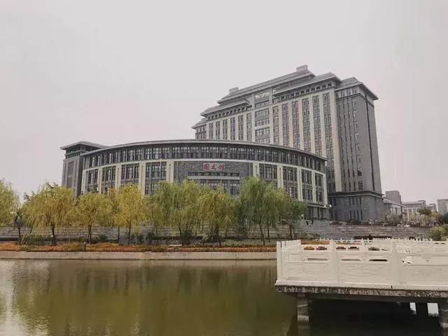 美哭了!太原这8所高校秋日美景,浪漫堪比电影!有你母校吗?