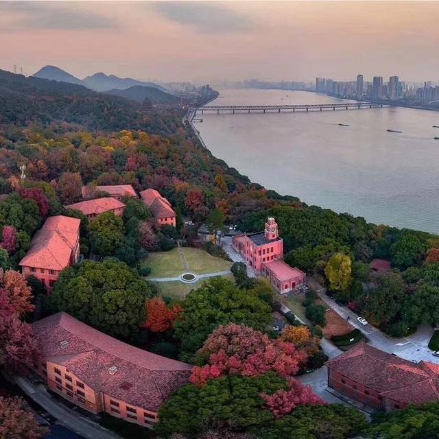 “十大风景最美的大学”,有你的母校吗?