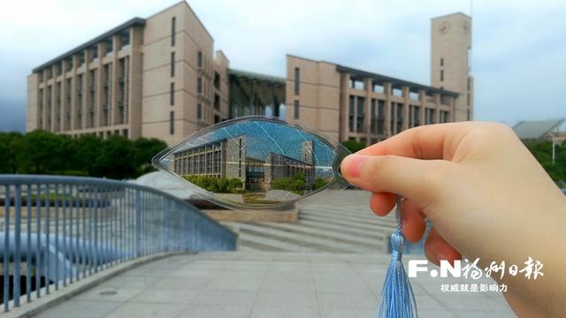 福大学子把校园美景刻进叶脉书签 留下母校记忆