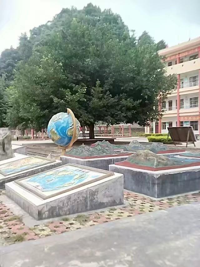 母校新貌，景色优雅！