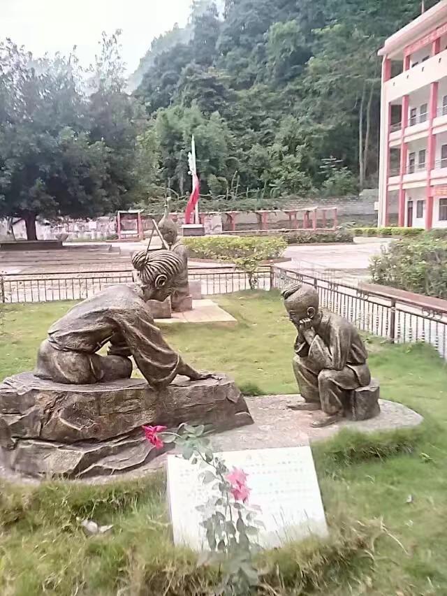 母校新貌，景色优雅！
