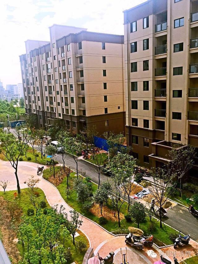 在家，学校是美景，在校，家是美景！