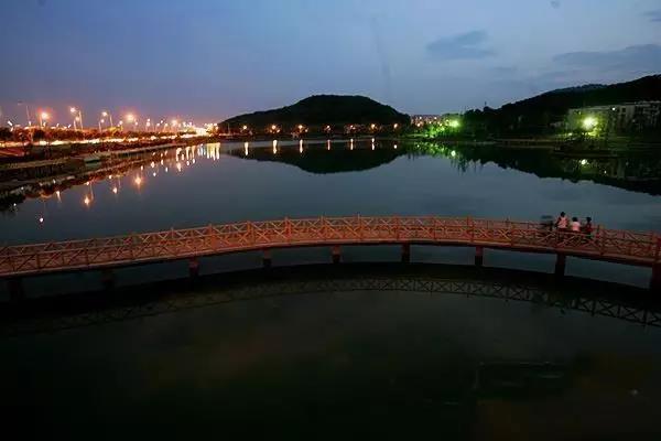还记得你学校里校园湖的风光吗？盘点湖南十大高校校园湖风景，看看有没有你的母校！