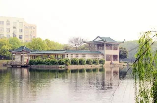 还记得你学校里校园湖的风光吗？盘点湖南十大高校校园湖风景，看看有没有你的母校！