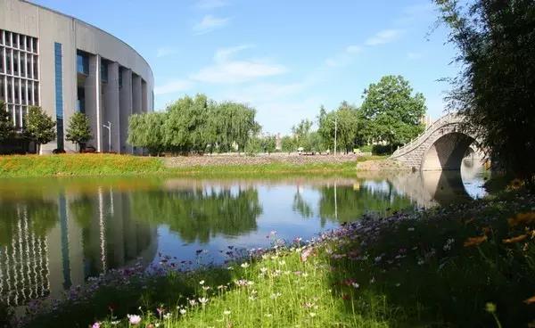 还记得你学校里校园湖的风光吗？盘点湖南十大高校校园湖风景，看看有没有你的母校！