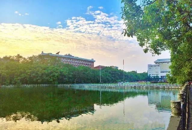 还记得你学校里校园湖的风光吗？盘点湖南十大高校校园湖风景，看看有没有你的母校！