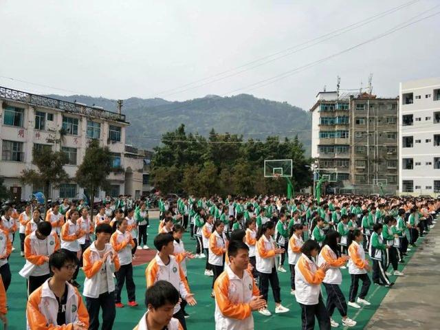 风景旧曾谙，最忆是母校